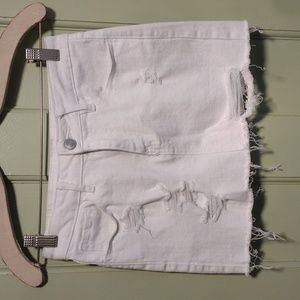 Women's Rue21 white distressed mini denim 5 pocket skirt size M